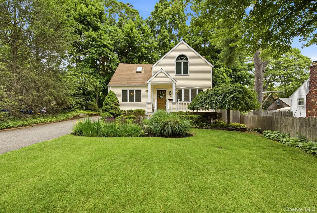 71 E 17th Street, Huntington Station, NY 11746 - #1