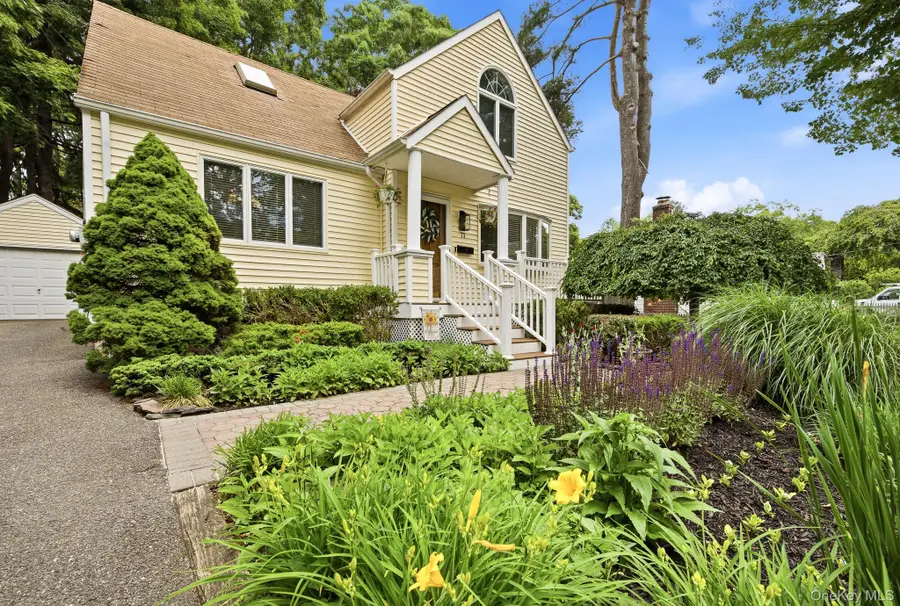 71 E 17th Street, Huntington Station, NY 11746 - #2