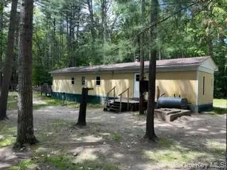 35 Grove Street, Cuddebackville, NY 12729