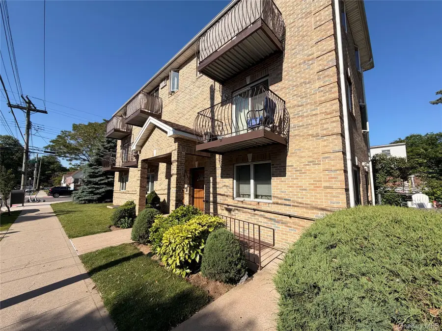 6152 170th Street, Fresh Meadows, NY 11365 - #2