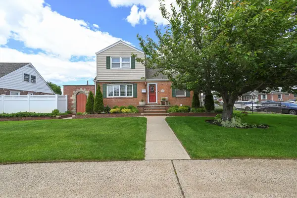 1006 Glen Drive, Franklin Square, NY 11010