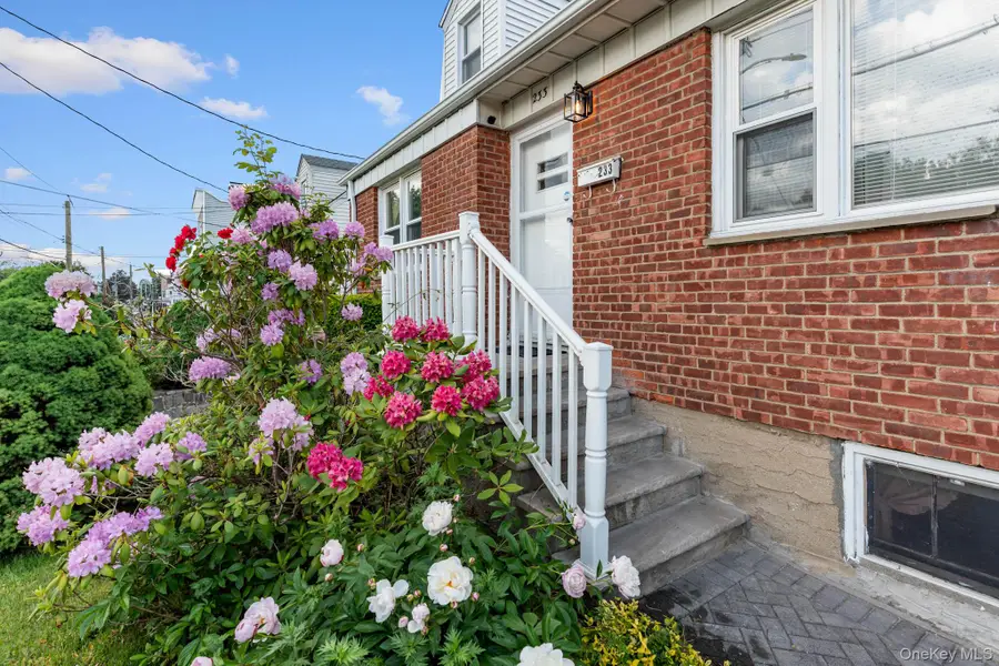 233 Woodland Avenue, Yonkers, NY 10703 - #3