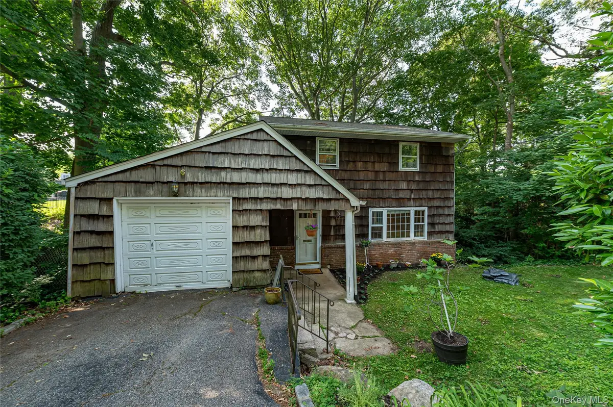 6 Glades Way, Huntington, NY 11743 - #1