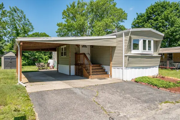 66 Minuteman Drive, Bohemia, NY 11716