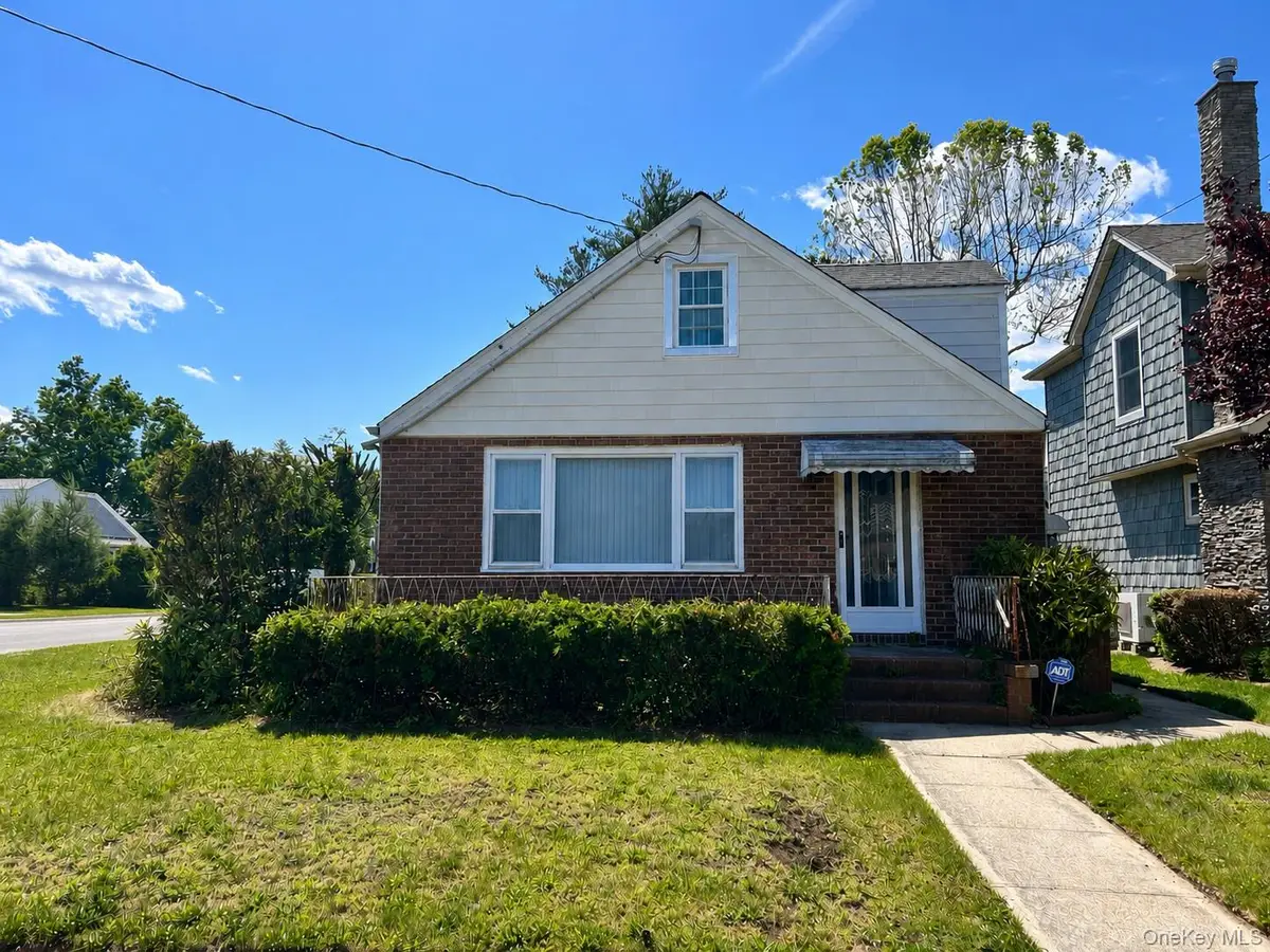 265 Euston Road S, Garden City South, NY 11530 - #1