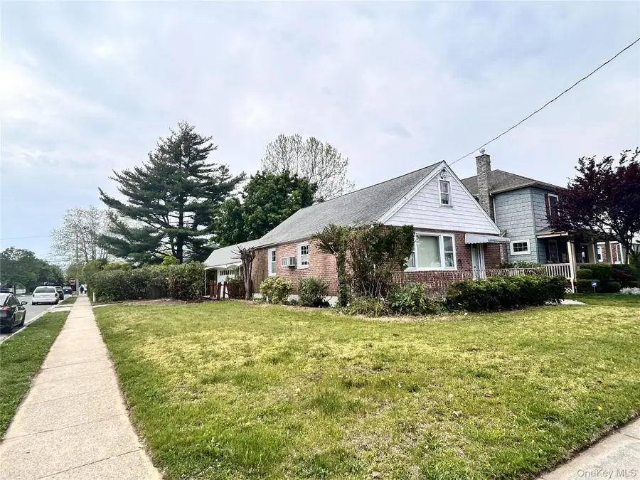 265 Euston Road S, Garden City South, NY 11530 - #3