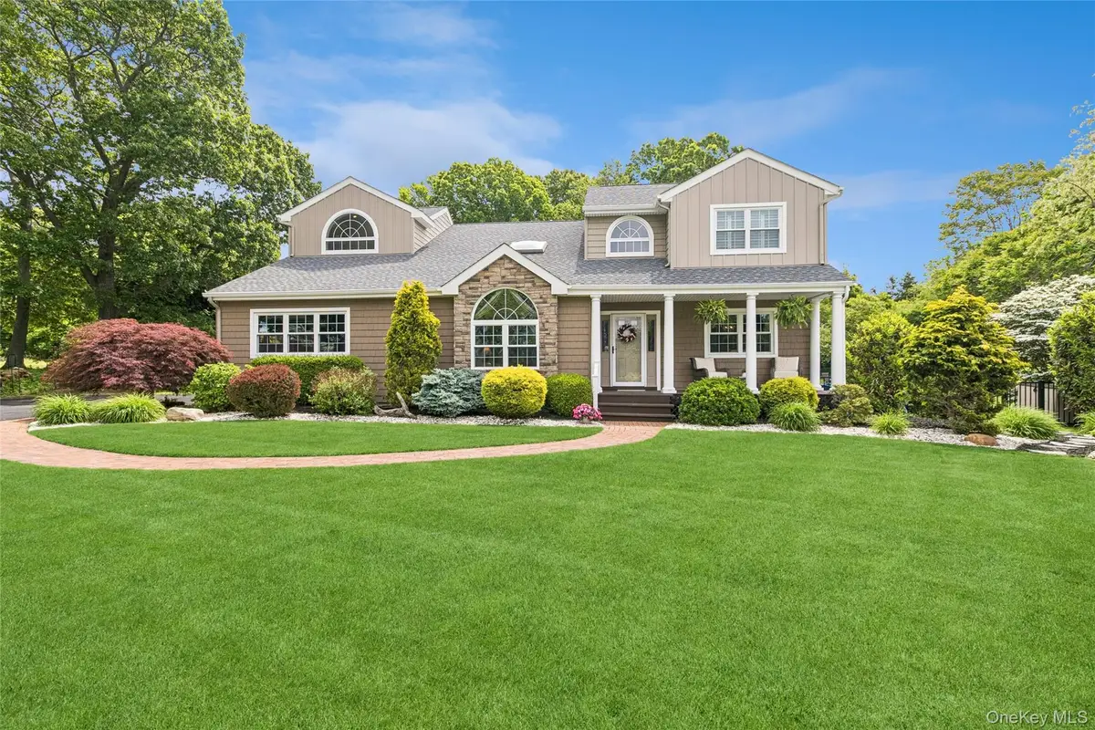 42 Adelia Path, Northville, NY 11901 - #1