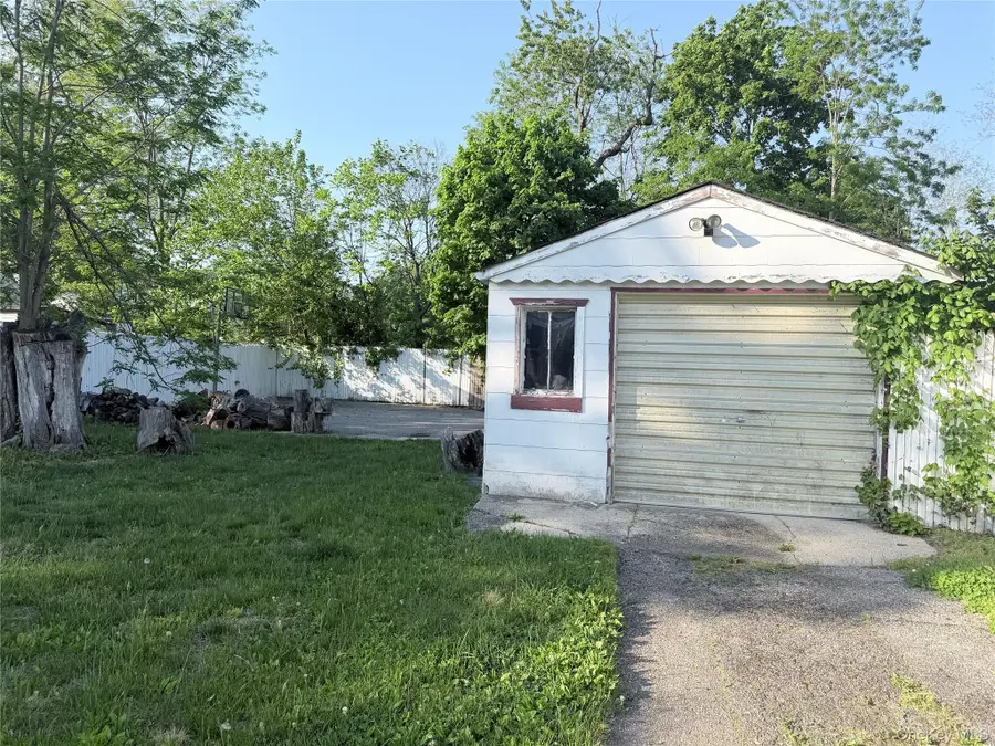 43 Bethpage Road, Copiague, NY 11726 - #3