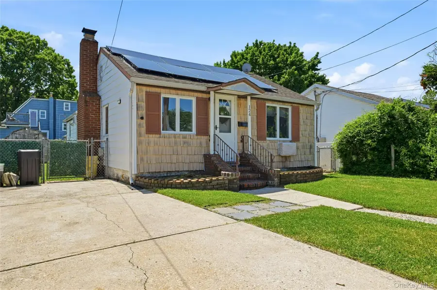 124 N Linden Street, Massapequa, NY 11758 - #3
