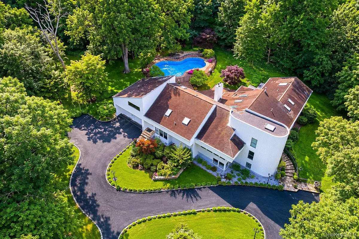 4 Stoneridge Court, Syosset, NY 11791 - #1