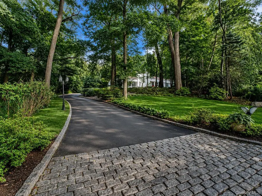 4 Stoneridge Court, Syosset, NY 11791 - #3