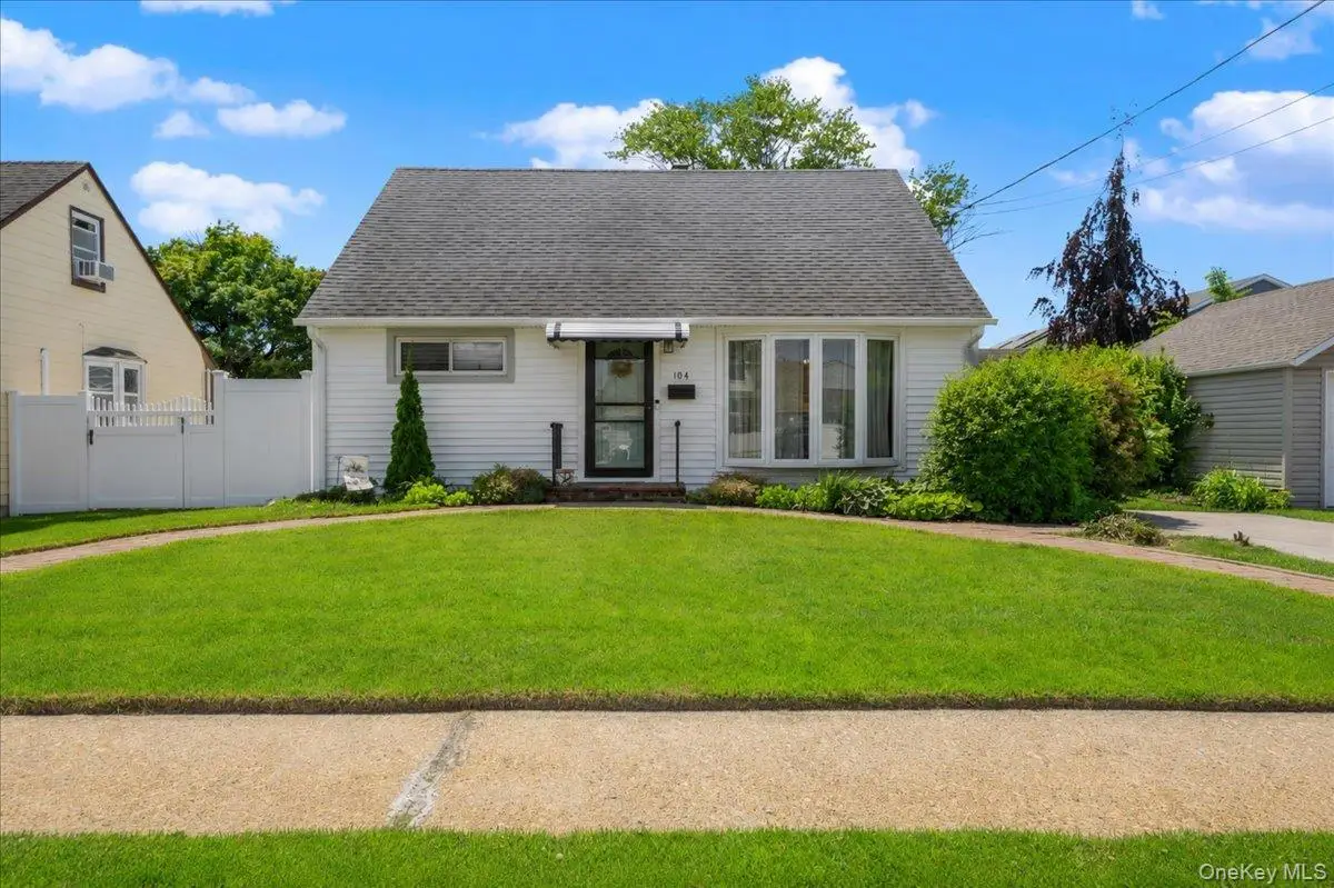 104 Franklin Place, Massapequa, NY 11758 - #1