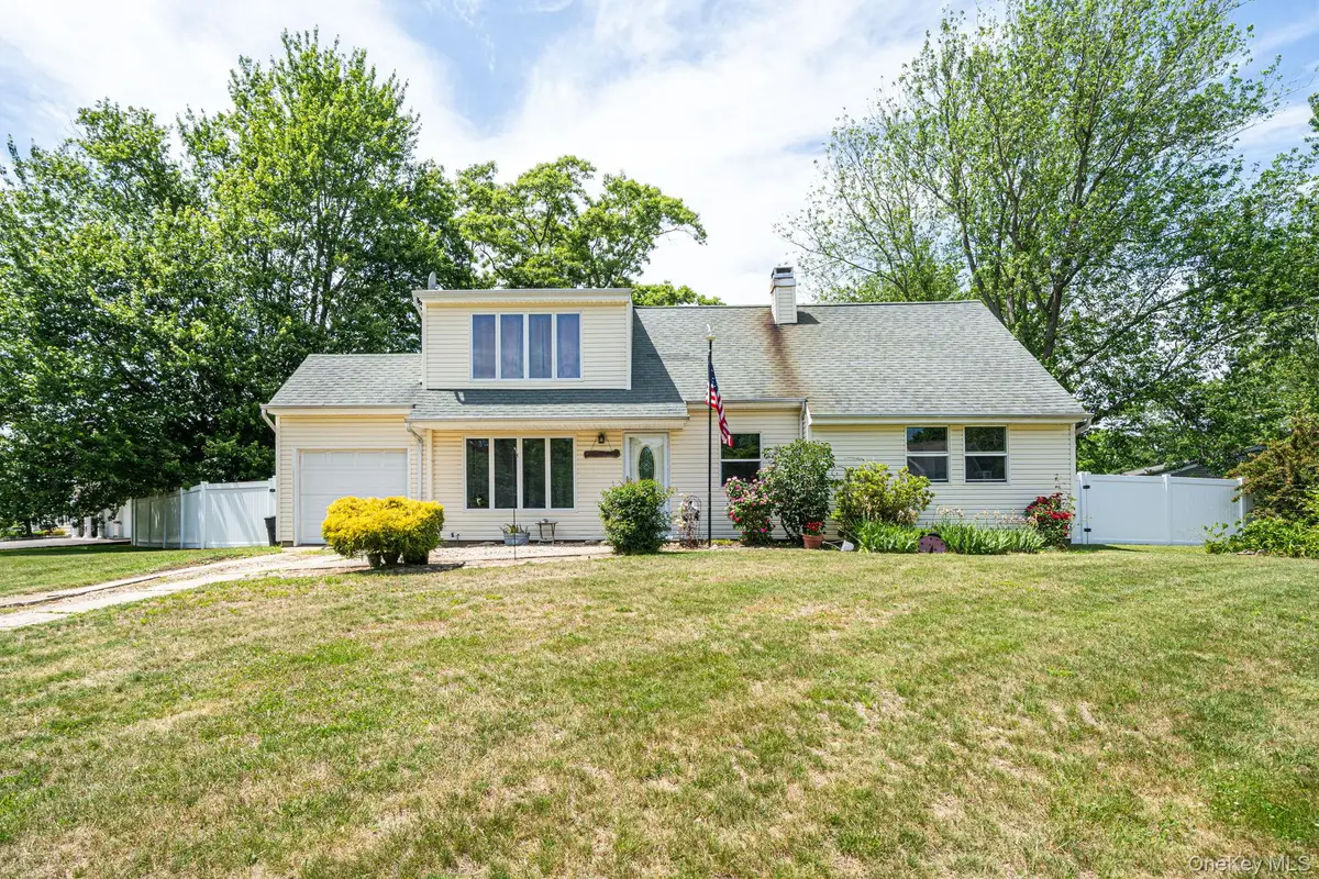 3 Jamar Drive, Coram, NY 11776 - #1