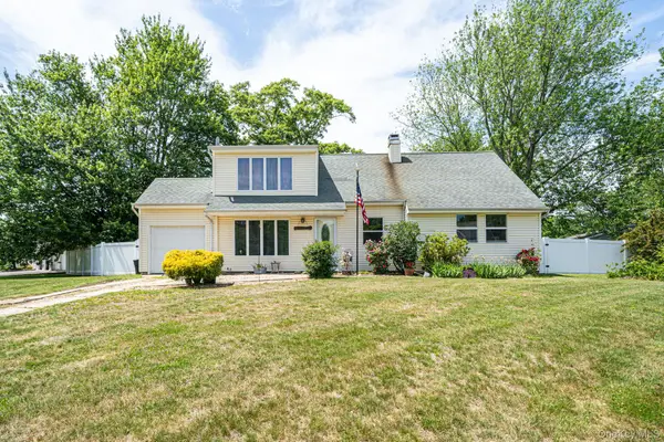 3 Jamar Drive, Port Jefferson, NY 11776
