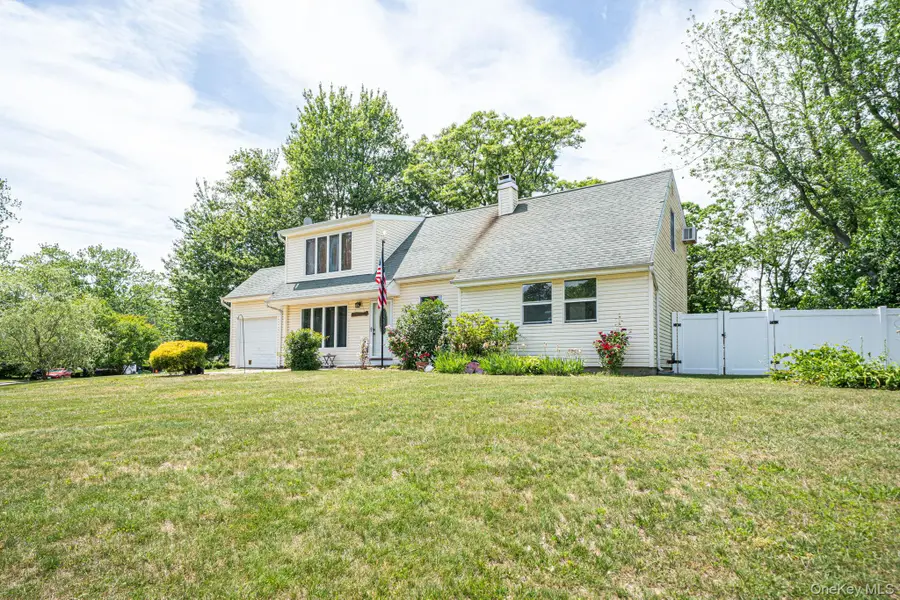 3 Jamar Drive, Coram, NY 11776 - #2