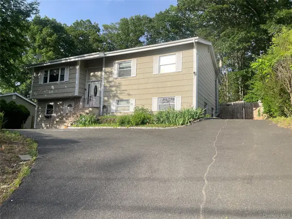 712 Manette Lane, Valley Cottage, NY 10989