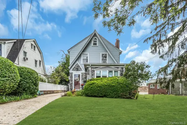 4612 Fayette Place, Great Neck, NY 11020