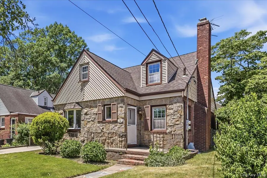 588 Adams Avenue, West Hempstead, NY 11552 - #2