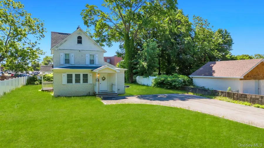 5 Hawkins Avenue, Smithtown, NY 11787 - #2