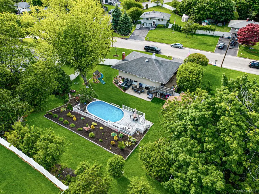 16 Lynx Lane, East Setauket, NY 11733 - #2
