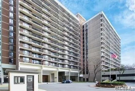 152-18 Union Turnpike #7 P, Flushing, NY 11367