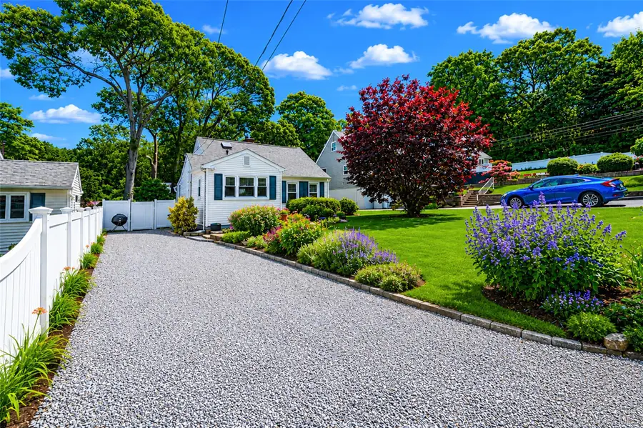 7 Spruce Drive, East Northport, NY 11731 - #3
