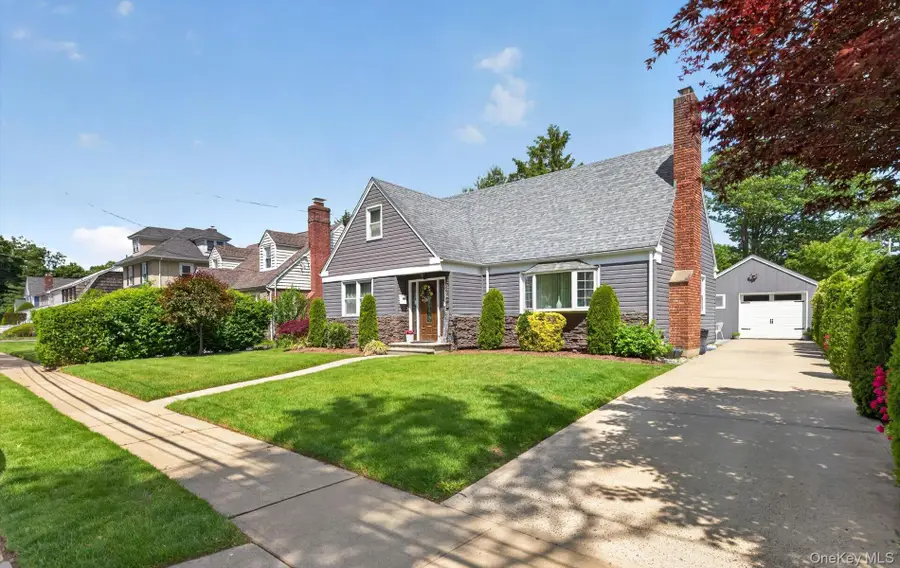 51 Chestnut Street, Westbury, NY 11590 - #2