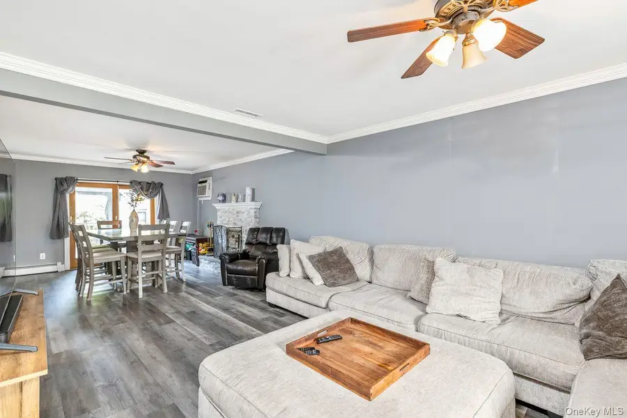 299 Mount Vernon Avenue, Medford, NY 11763 - #3