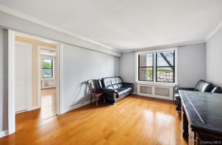 65-35 108 Street #D5, Forest Hills, NY 11375 - #3