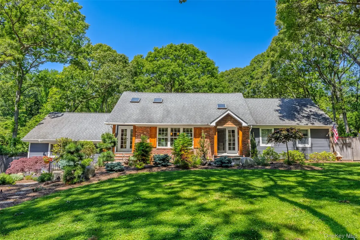 14 Locust Avenue, East Setauket, NY 11733 - #1