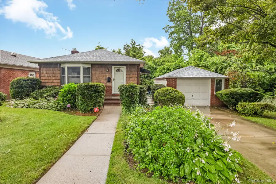 46-06th 247 Street, Douglaston, NY 11362 - #2
