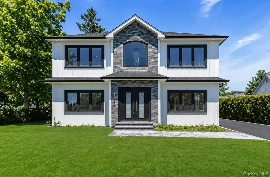 118 W Cherry Street, Hicksville, NY 11801 - #2