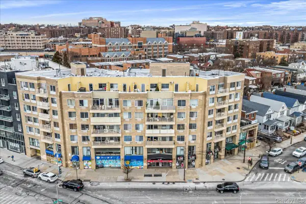 81-15 Queens Boulevard #4H, Elmhurst, NY 11373