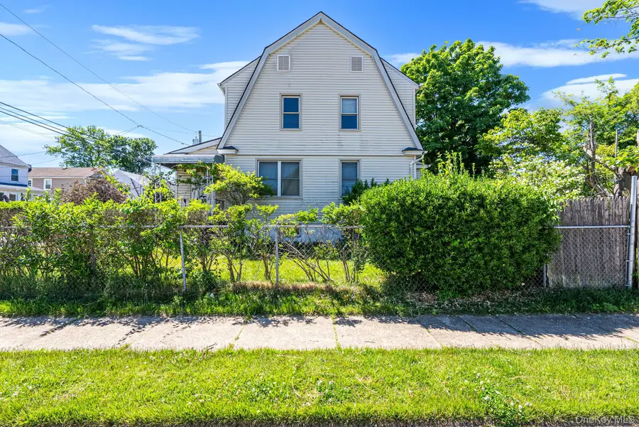 114 Elmwood Street, Valley Stream, NY 11581 - #3