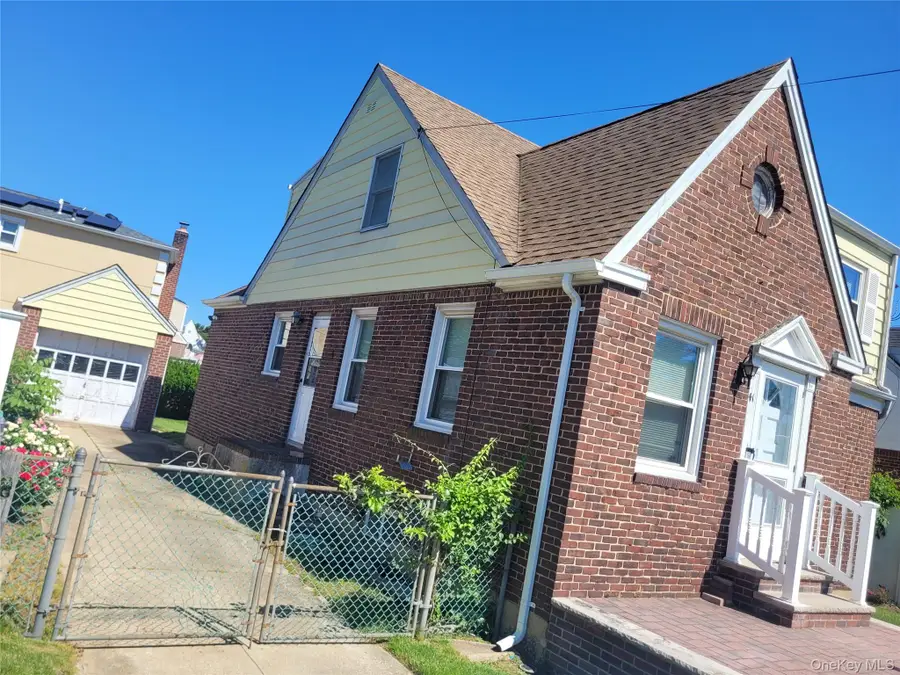 41 Nassau Boulevard, West Hempstead, NY 11552 - #2