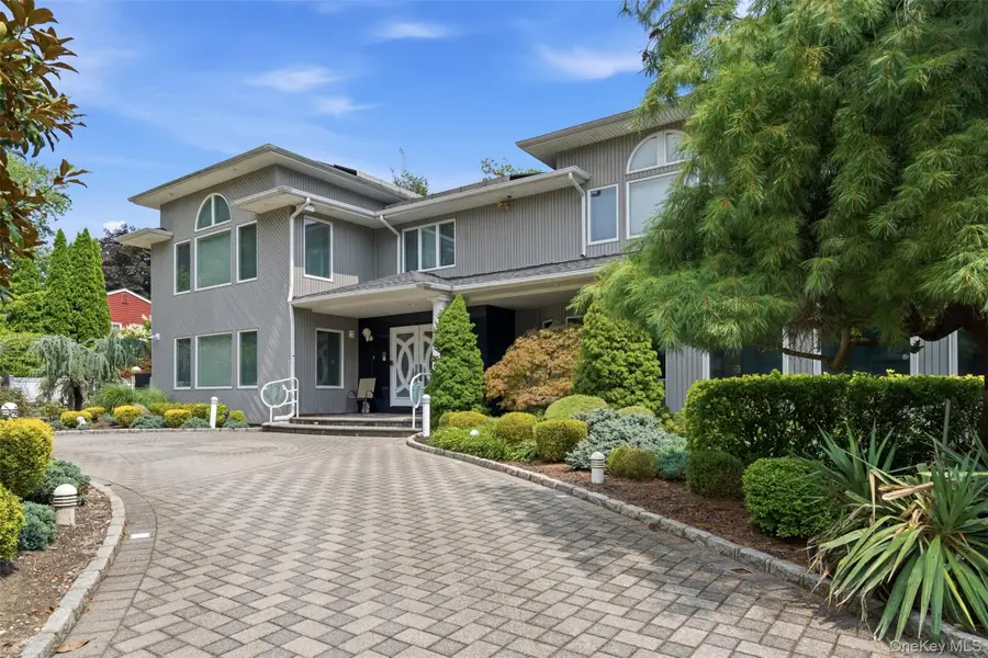 75 Shoreham Drive E, Dix Hills, NY 11746 - #3
