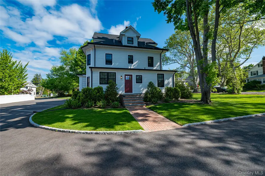 34 Dewey Street, Huntington, NY 11743 - #3