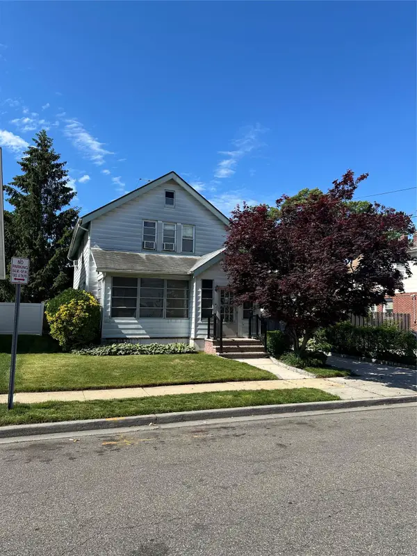 78 E Lincoln Avenue, Valley Stream, NY 11580