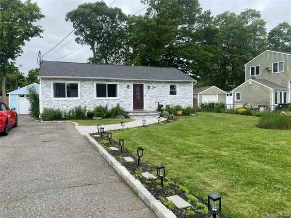 1084 Hyman Avenue, Bay Shore, NY 11706