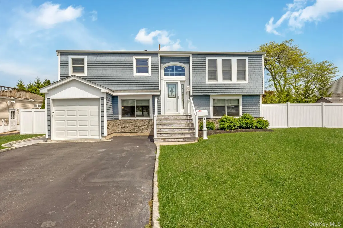 17 Lewis Circle, Babylon, NY 11702 - #1