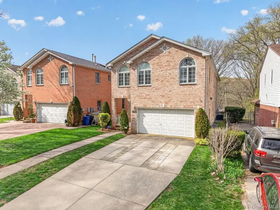 7112 242nd Street, Little Neck, NY 11362 - #2