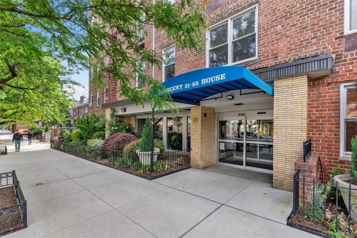 31-85 Crescent Street #2nd, Astoria, NY 11106 - #1