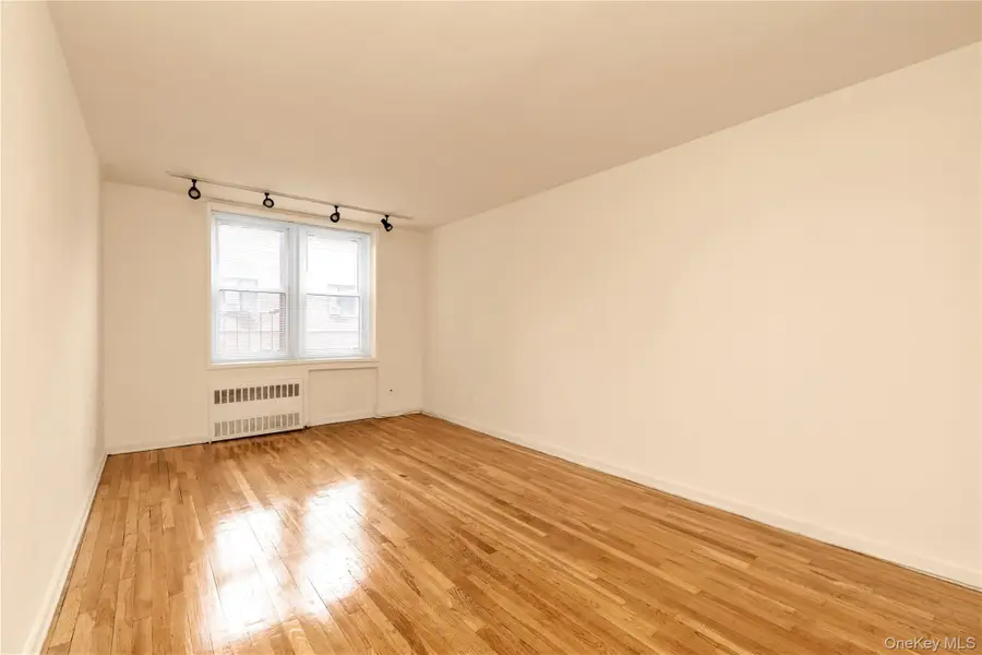 31-85 Crescent Street #2nd, Astoria, NY 11106 - #3
