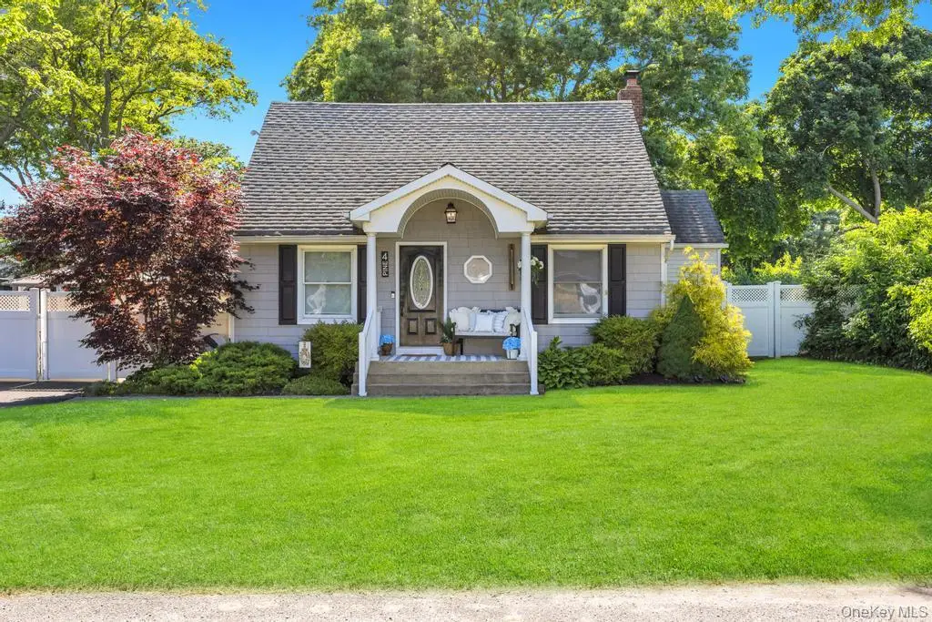 4 Pine Street, Holtsville, NY 11742 - #1