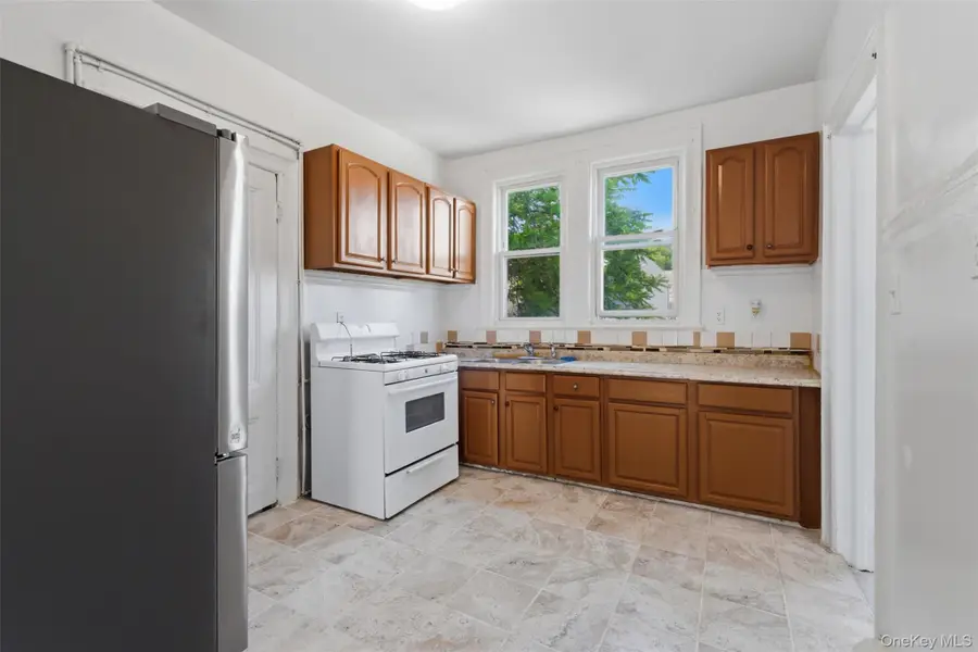 110 S 13th Avenue, Mount Vernon, NY 10550 - #3