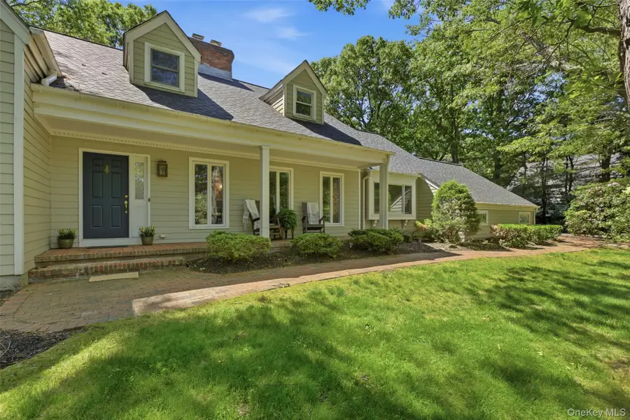 4 Waterview Lane, East Setauket, NY 11733 - #2