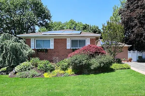 32 Randy Lane, Plainview, NY 11803 - #2
