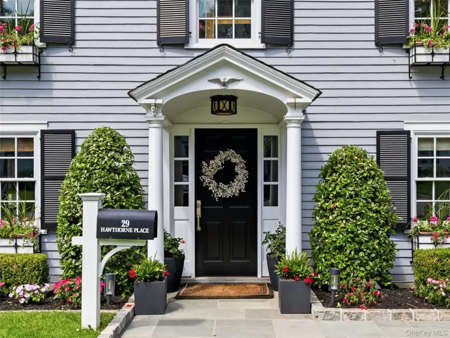 29 Hawthorne Place, Manhasset, NY 11030 - #3