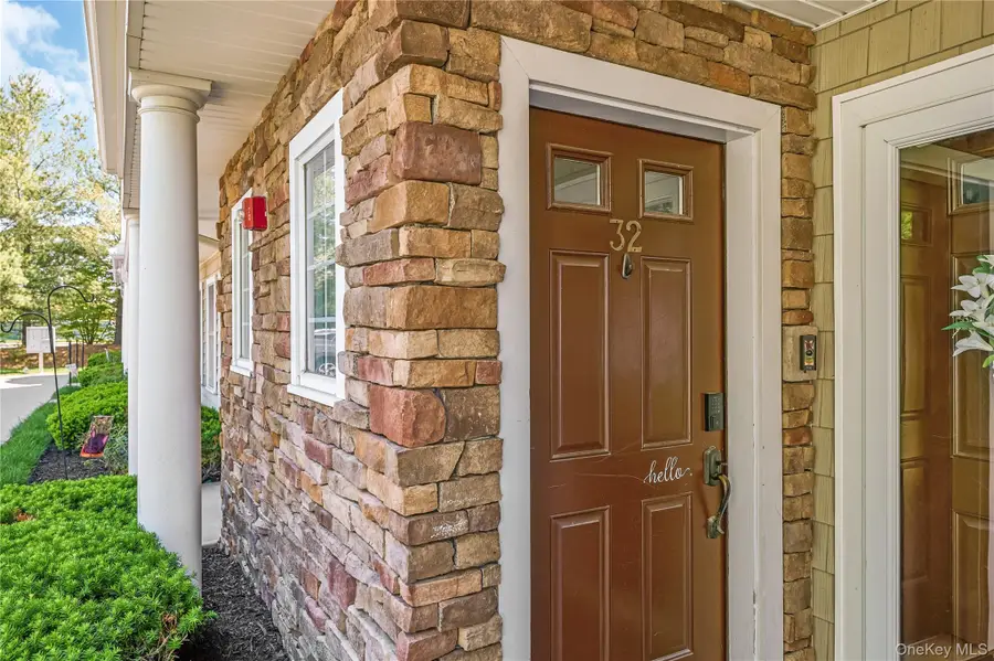32 Della Drive, West Babylon, NY 11704 - #2