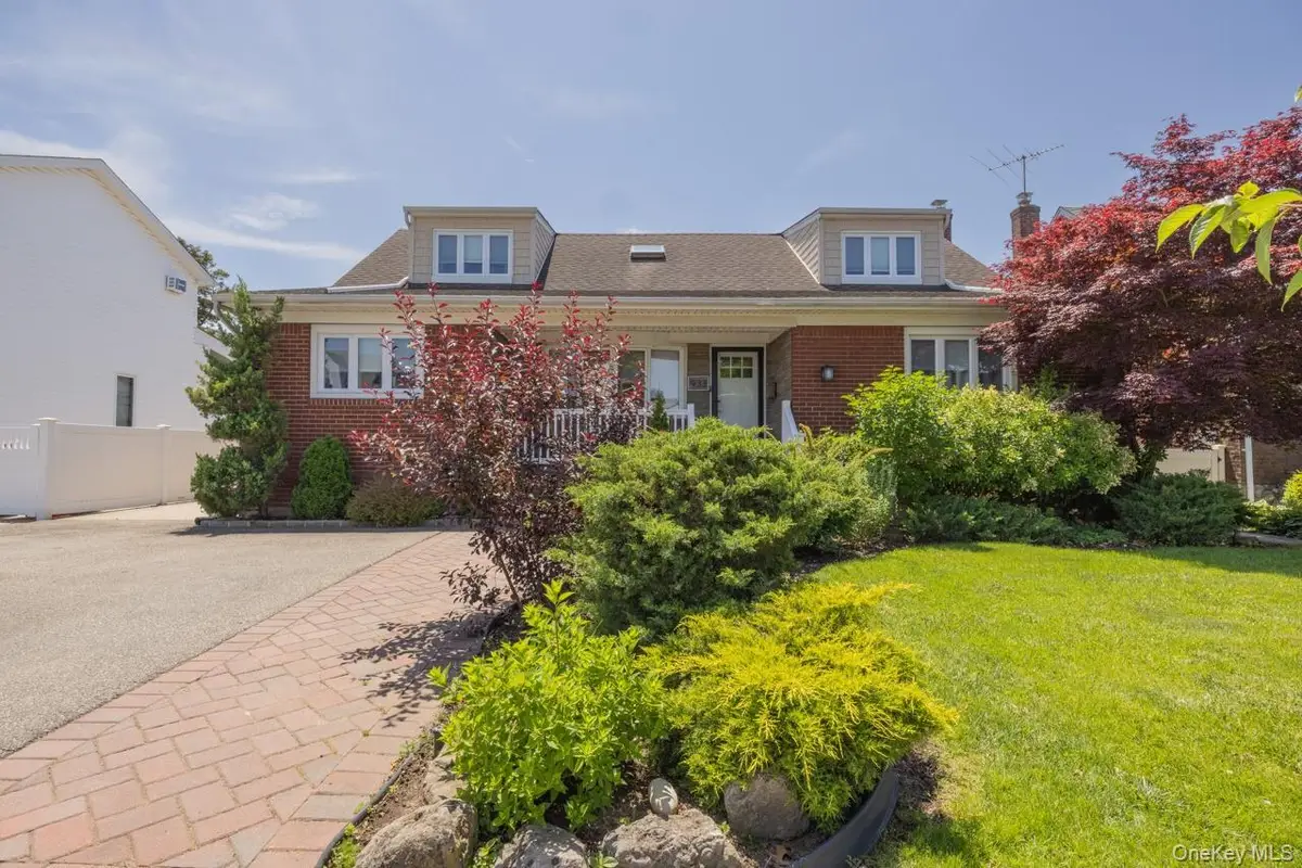 933 Third Avenue, Franklin Square, NY 11010 - #1